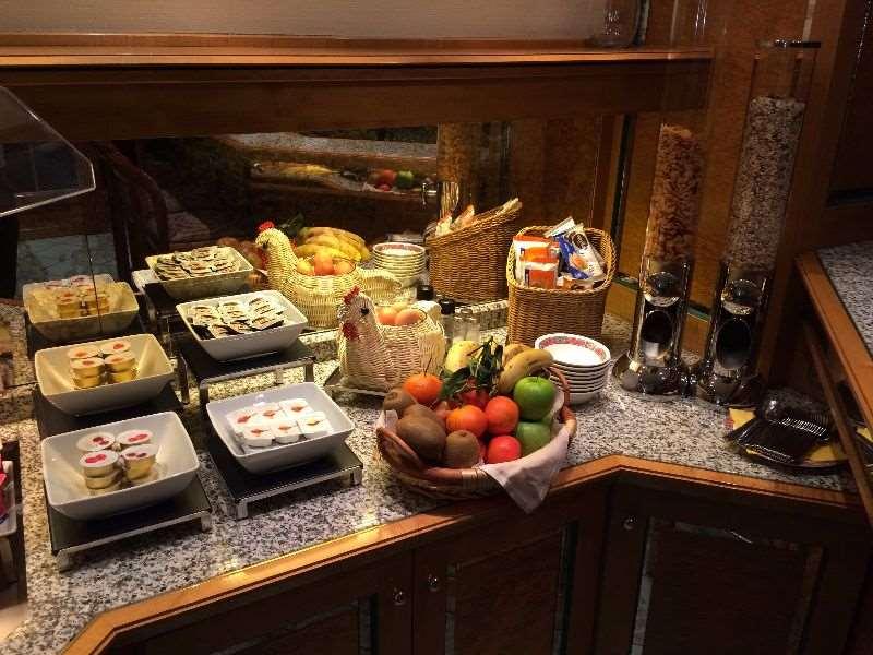 Christophe Colomb Luxembourg Restaurant bilde